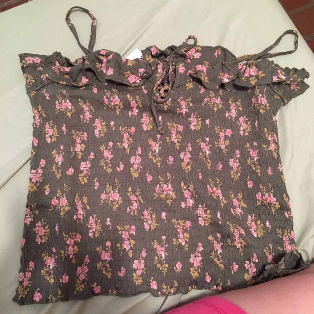 Spaghetti strap detailed blouse